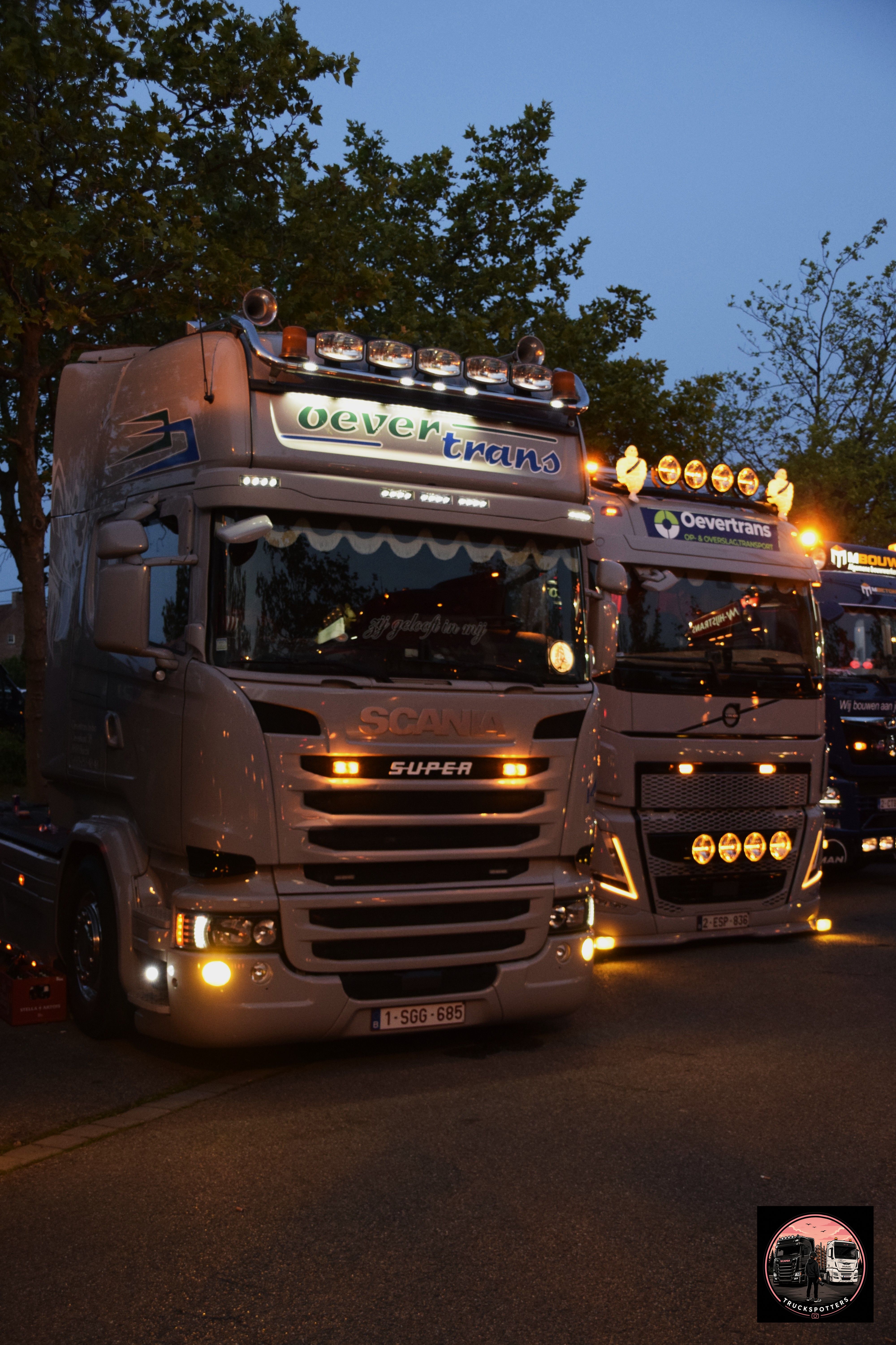 Truckfoto: Scania, Trekker, Putte Lights on, oevertrans