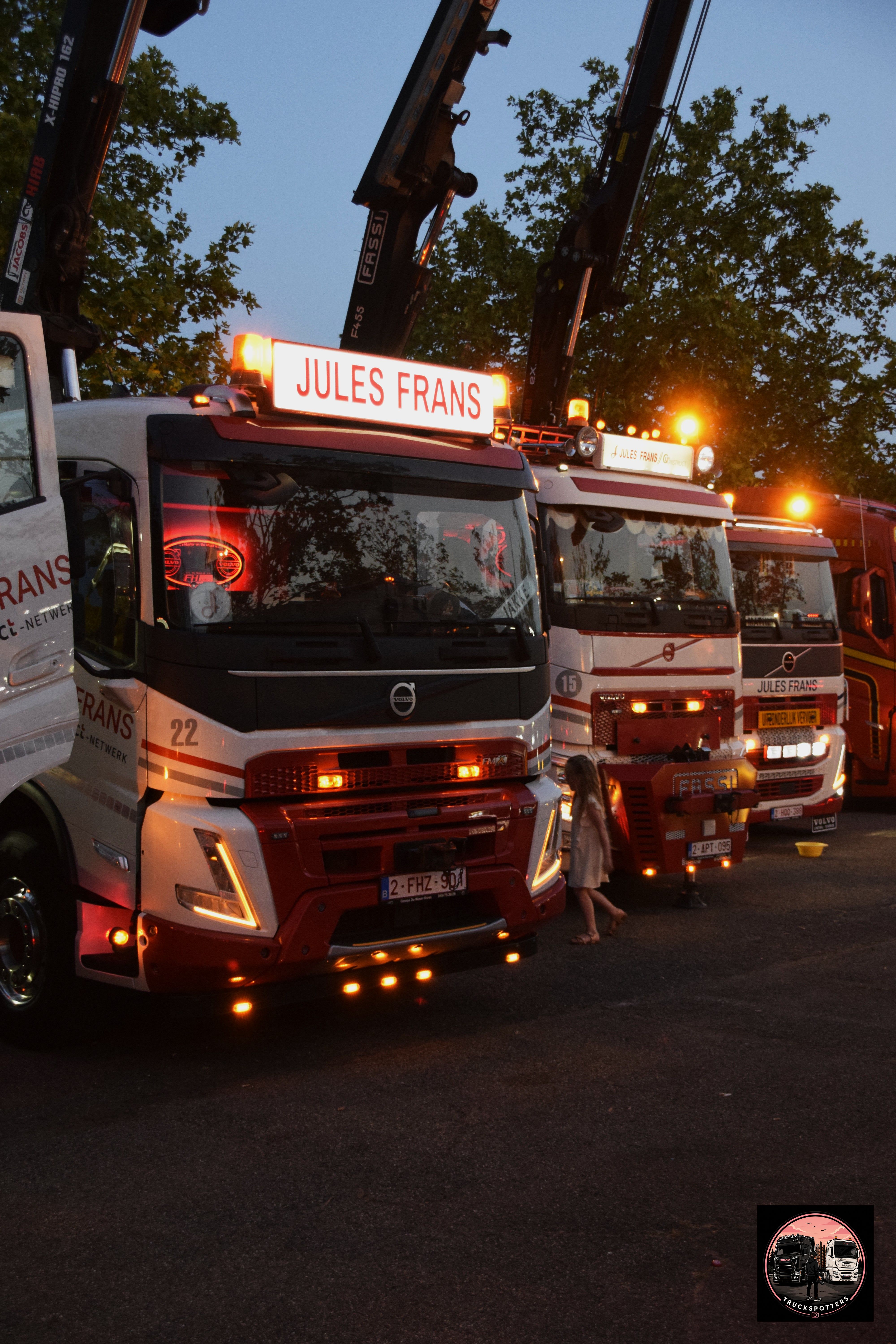 Truckfoto: Volvo, Trekker, Putte Lights on, JULES FRANS