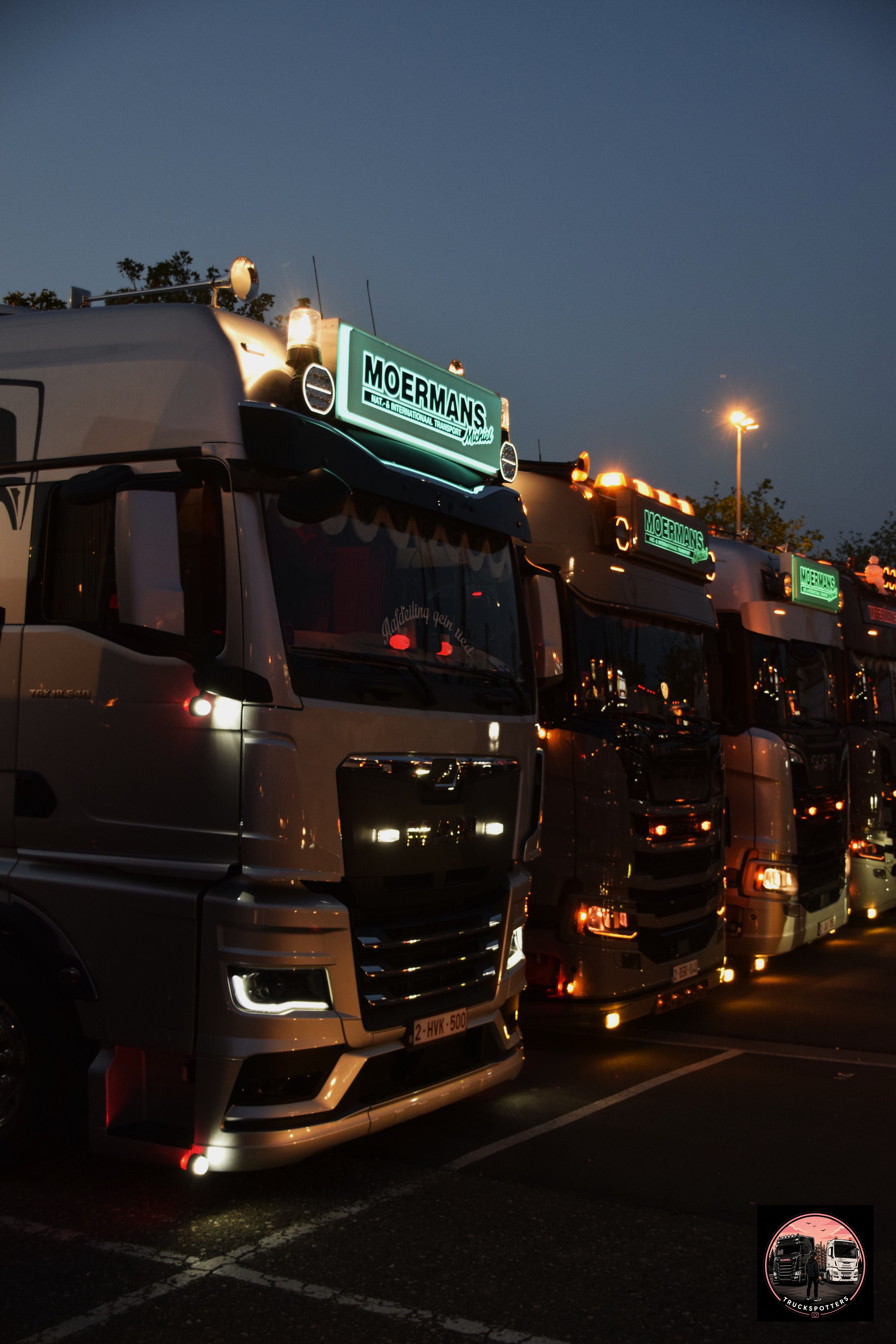Truckfoto: MAN, Trekker, Putte Lights on, MOERMANS