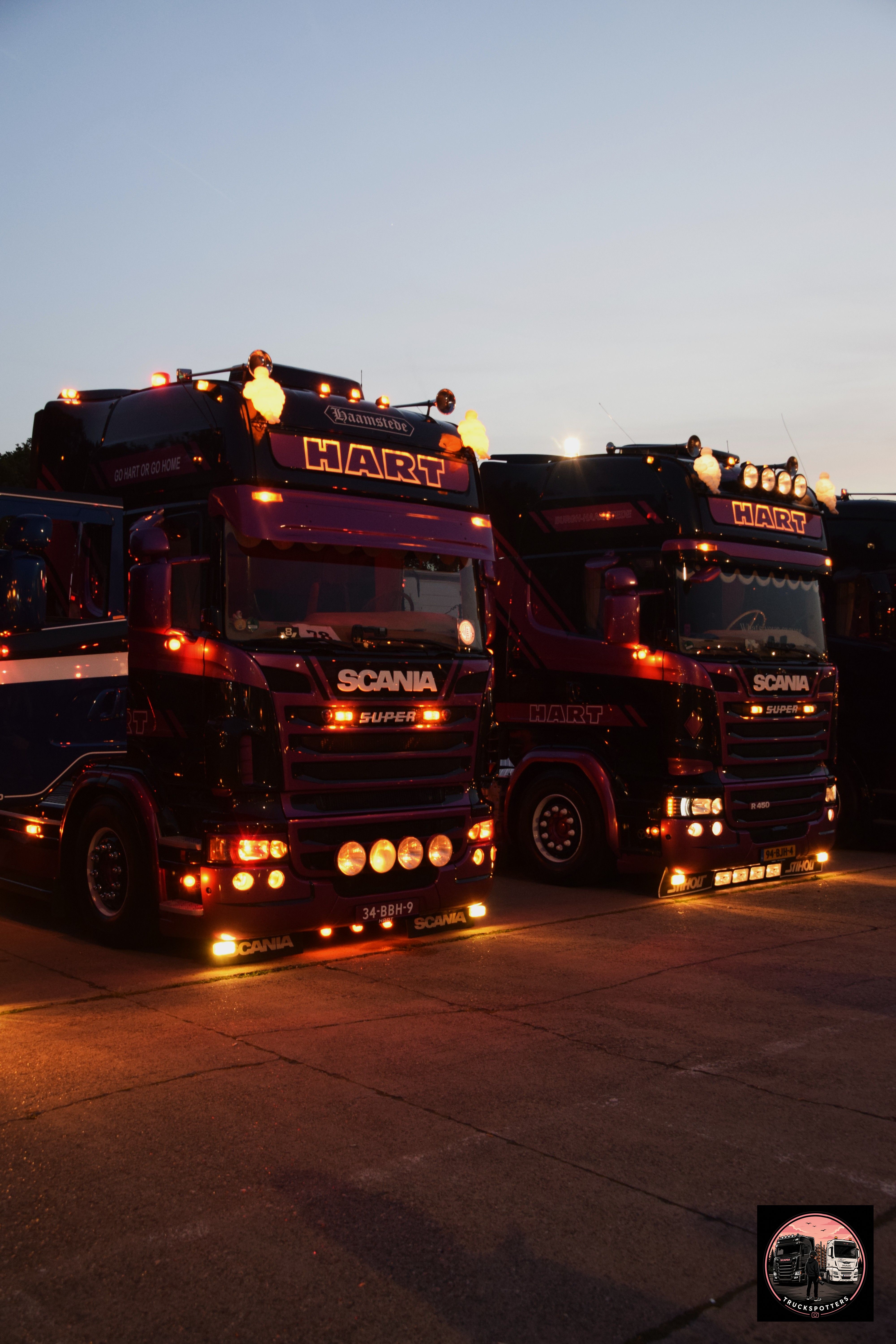 Truckfoto: Scania, Trekker, Putte Lights on, HART